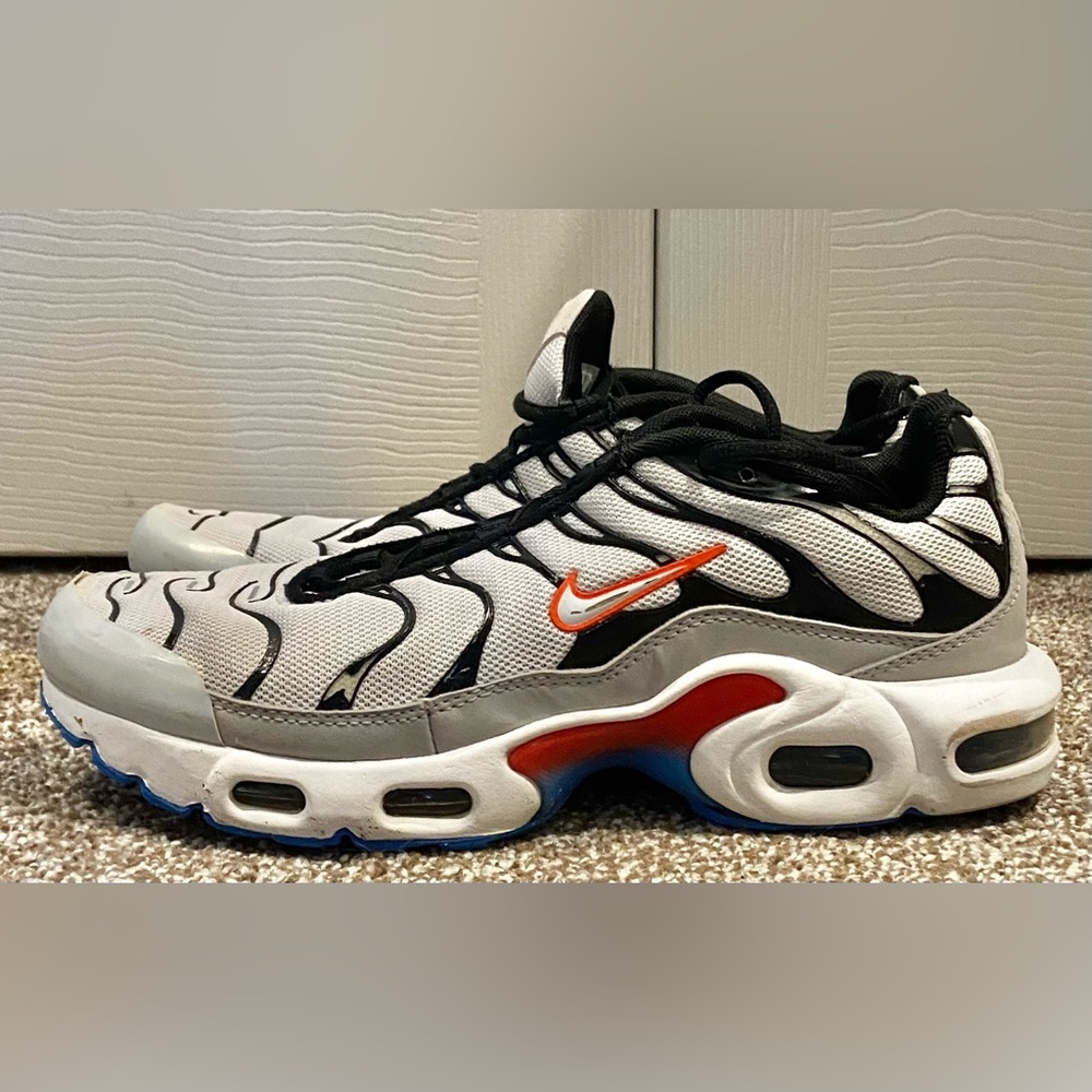 Nike Air Max Plus Remaster Size 6Y Youth Kids White Black Light Photo Blue Shoes
